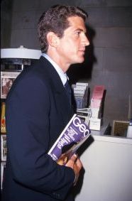 John Kennedy Jr. 1995, NY..jpg